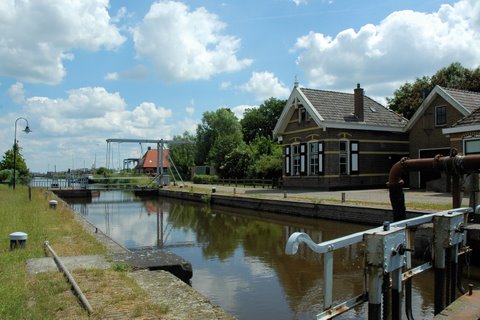 Drachten Buitenstvallaat 4 en sluis